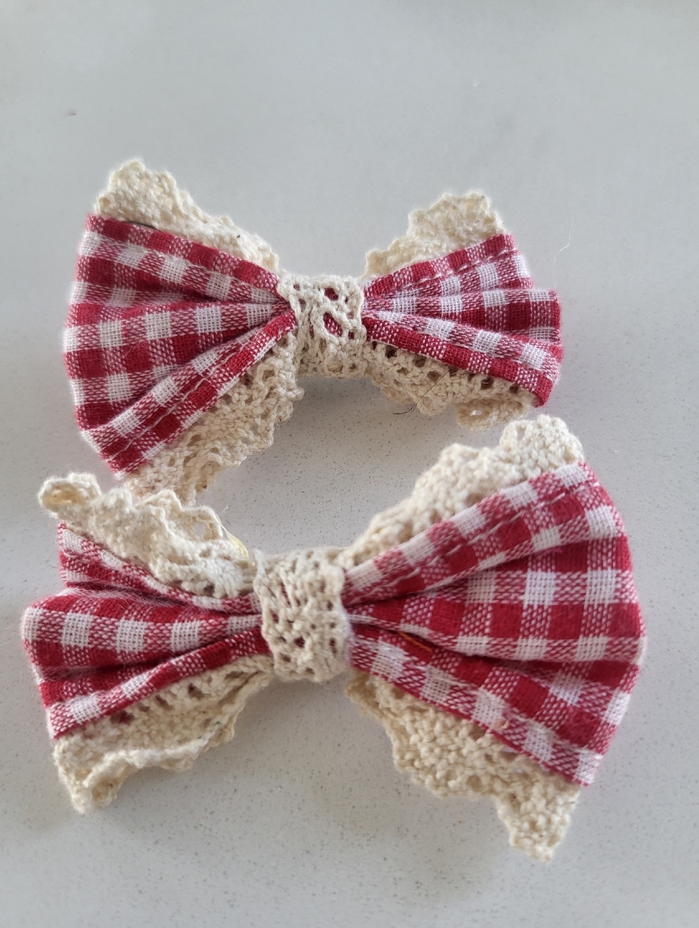 FREE💥 WITH 3/$30 BUNDLE💥 Red Gingham Bow Hair Clips
